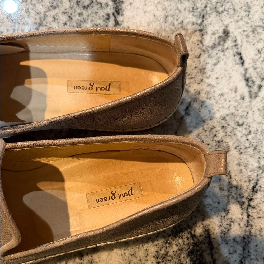 Paul Green Two-Tone Metallic Gray Slip-On Loafers with Black Cap Toe - Picture 4 of 5